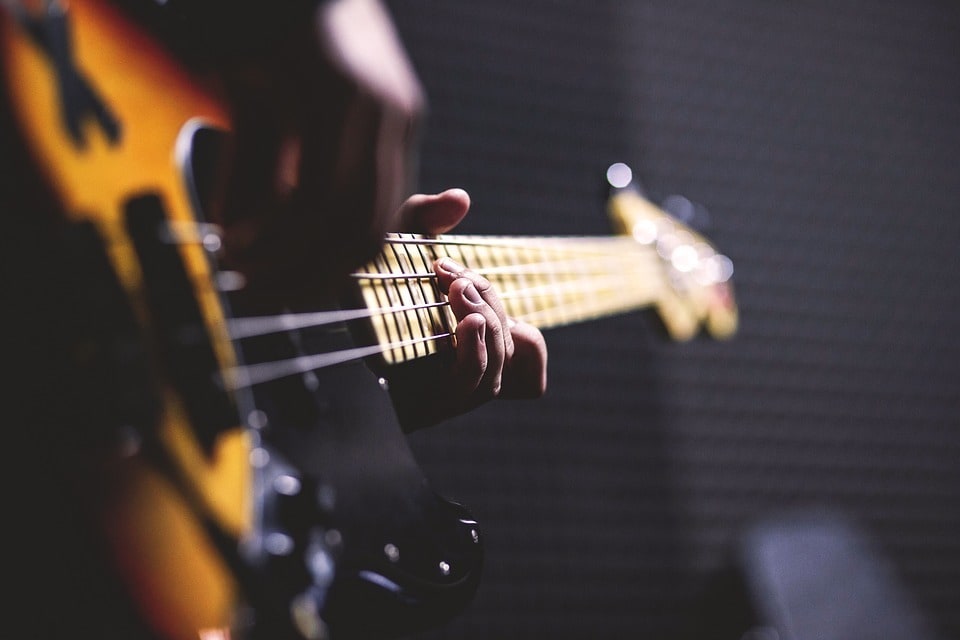 Comment progresser rapidement en guitare ?